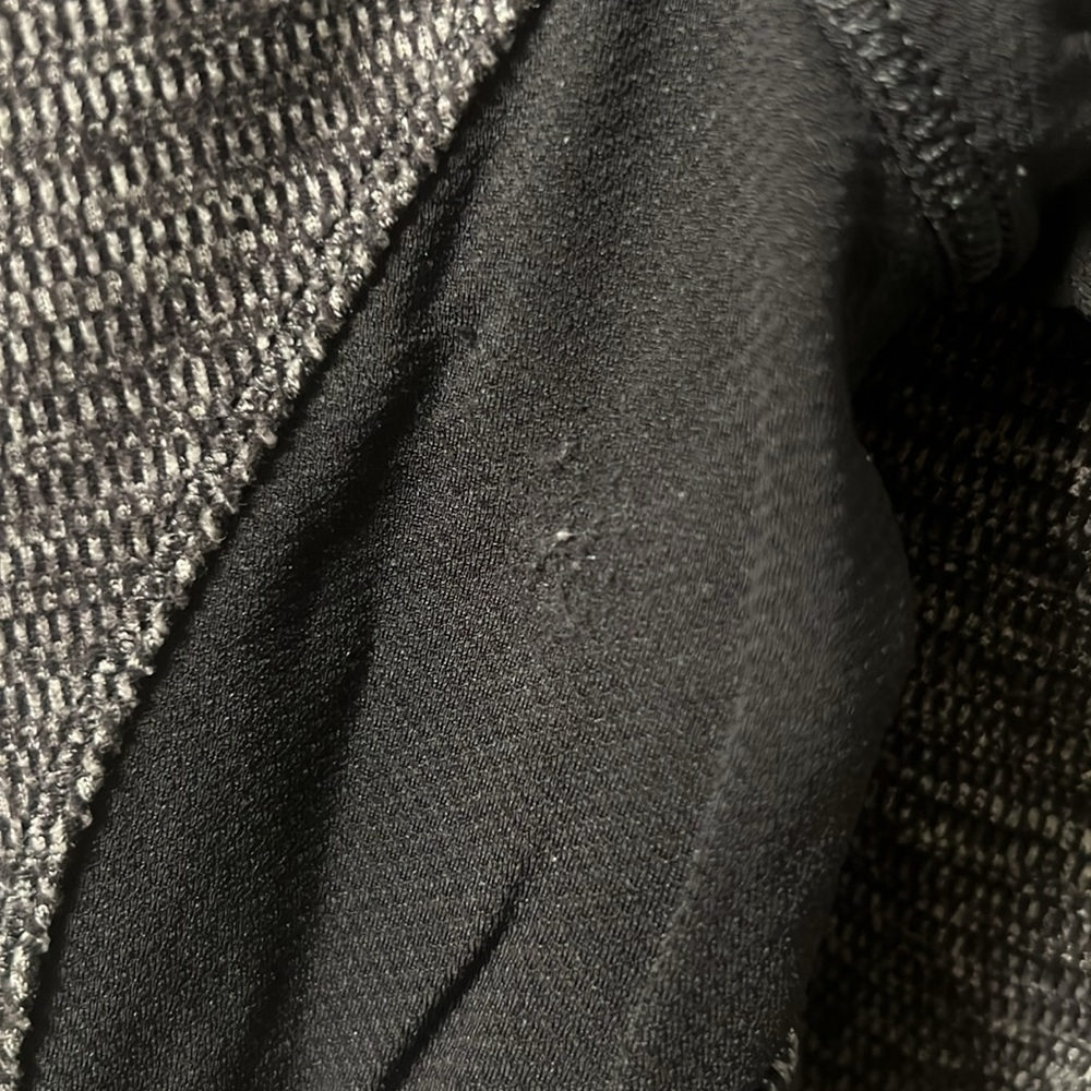 Lululemon Base Runner Long Sleeve- Heathered Black/ Black - Women’s Small - Picture 11 of 13